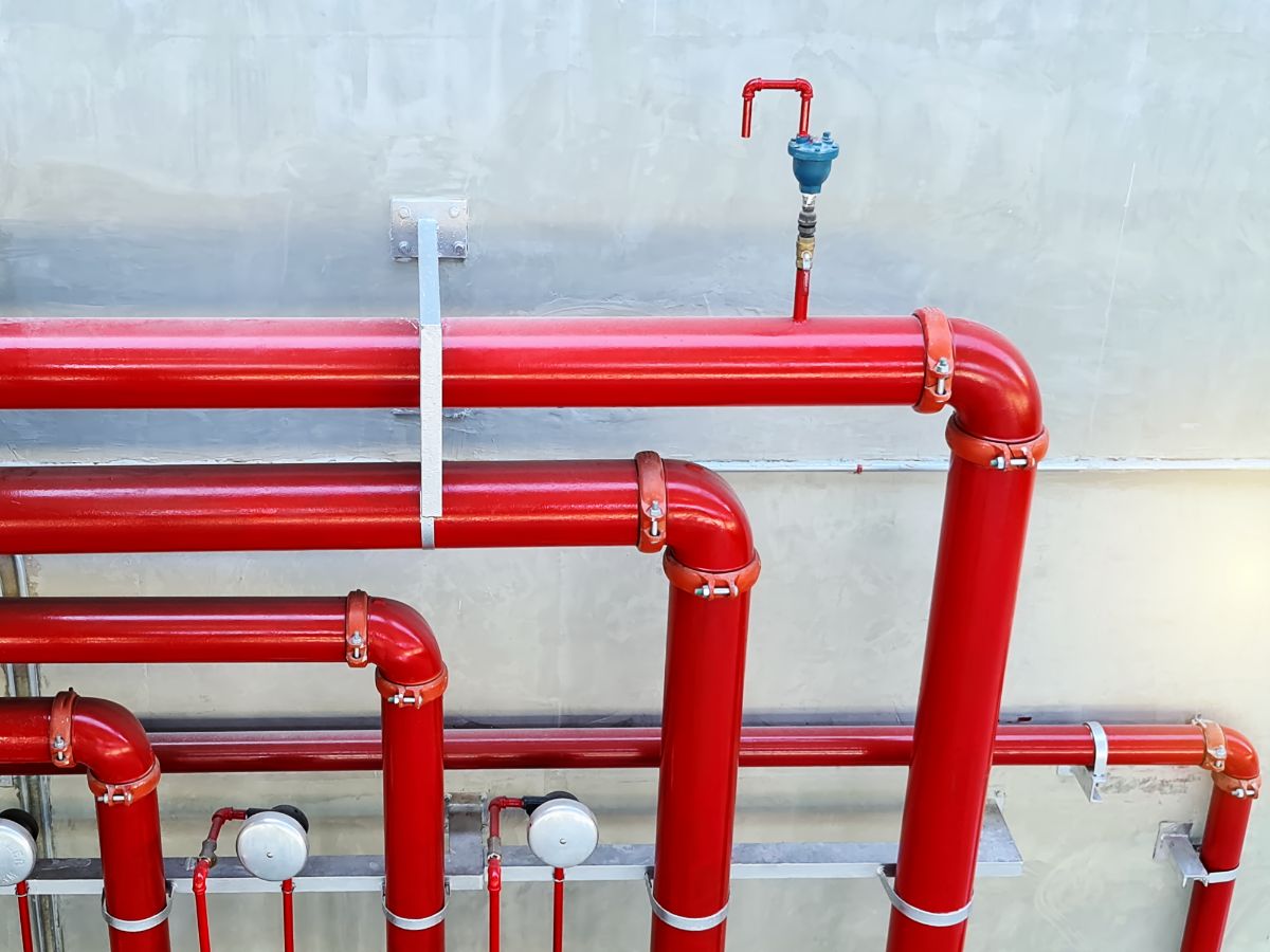 This sprinkler can have either a dry pipe or a wet pipe