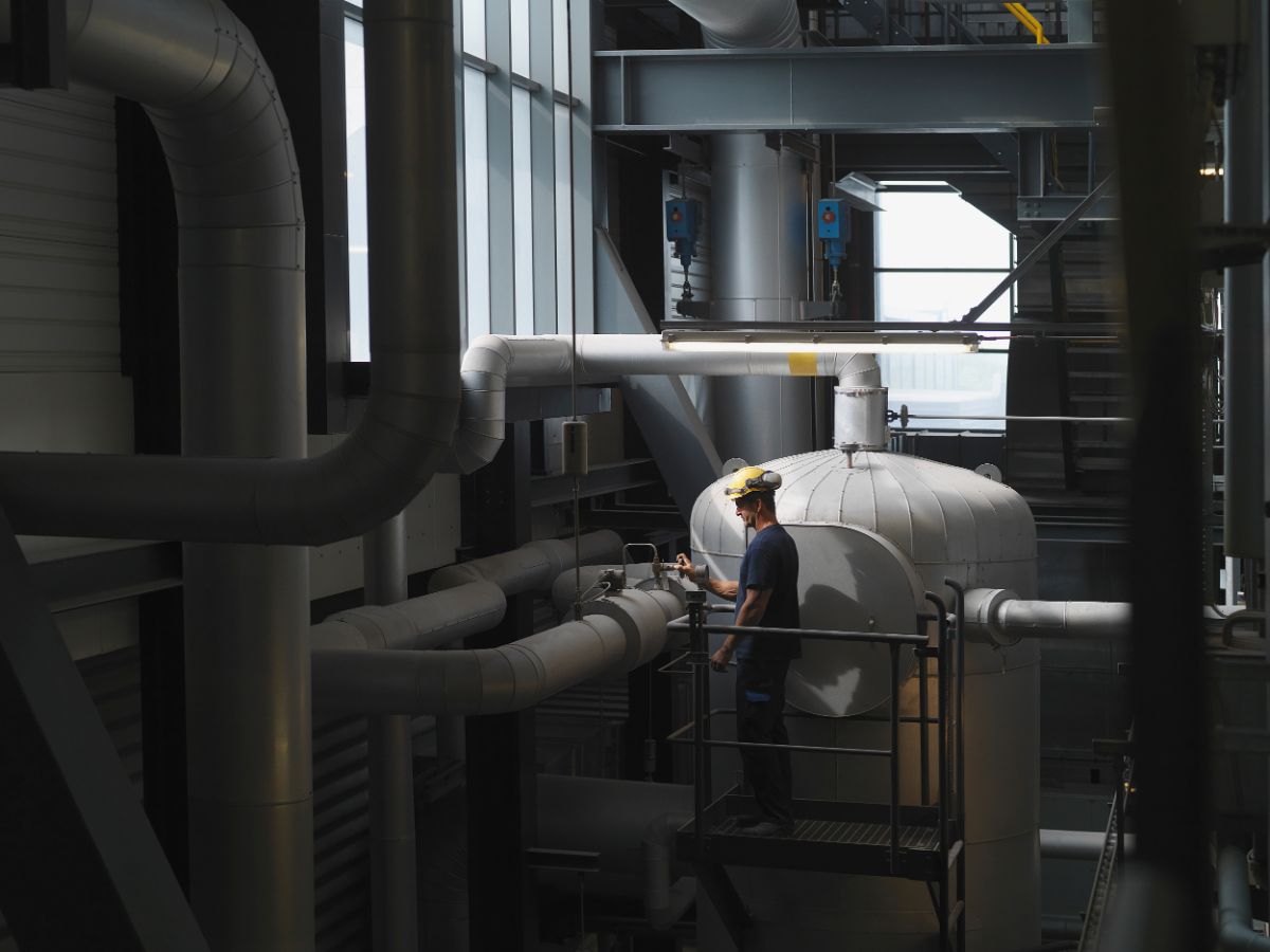 7 Ways to Improve Air Quality in Facilities