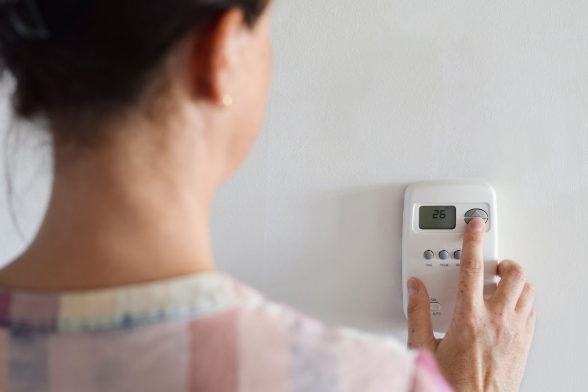 It Regulates Indoor Temperature