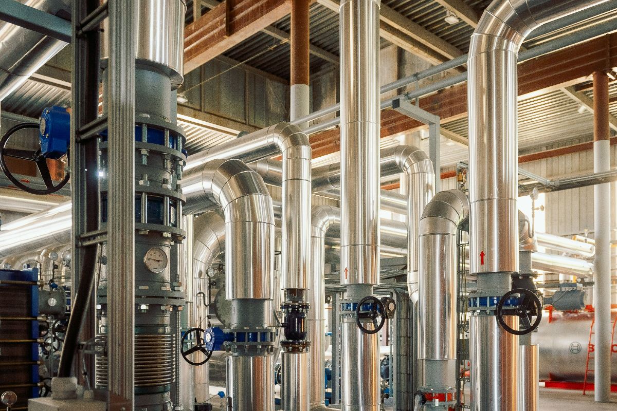 Metal steel tanks
Industrial piping
