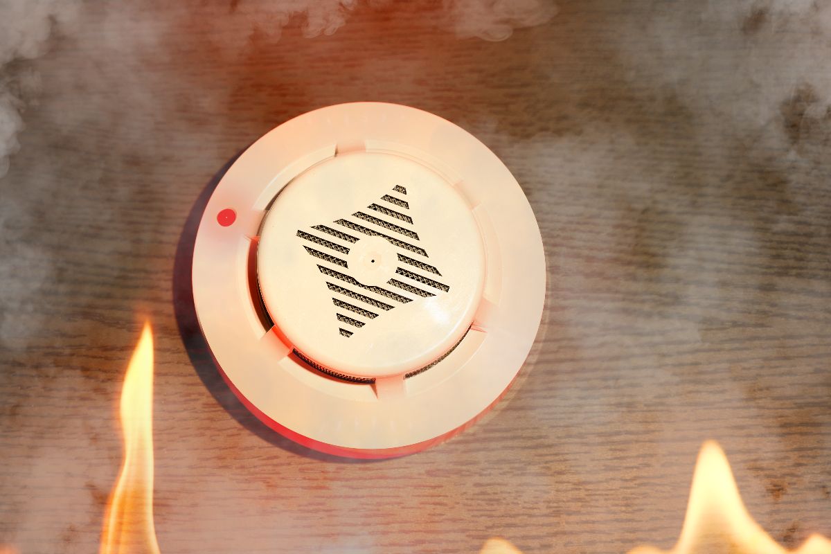 A fire detector switched on due to a fire